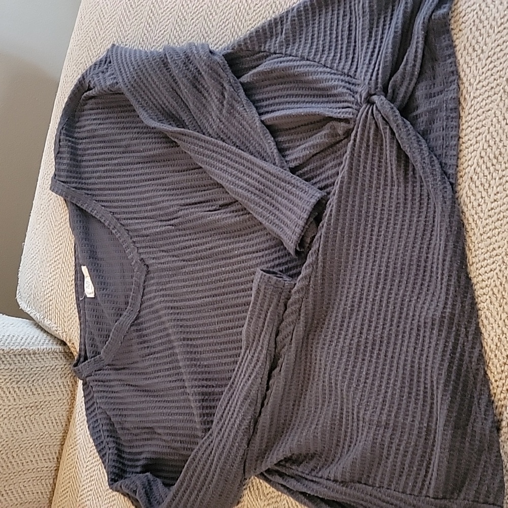 Grey waffle top, v neck